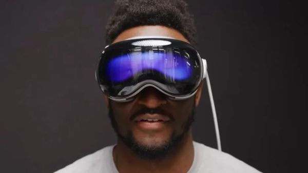 Vision Pro 全国首拆，裸眼3D显示还有优化空间